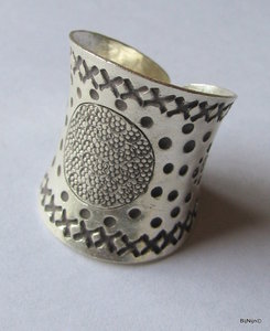 mt 18-19 /999 zilver hilltribe ring